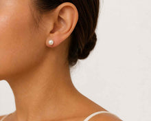 Cargar imagen en el visor de la galería, AROS PERLA BOTÓN 6 MM ENCHAPADOS EN ORO