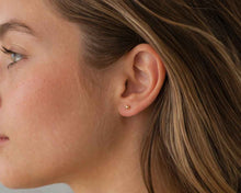 Cargar imagen en el visor de la galería, AROS ESFERA 2 MM ENCHAPADOS EN ORO