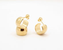 Cargar imagen en el visor de la galería, ARGOLLAS KLASS ENCHAPADAS EN ORO