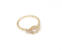 Cargar imagen en el visor de la galería, ANILLO EMILIA ENCHAPADO EN ORO