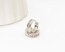 Cargar imagen en el visor de la galería, ARGOLLAS FIA ENCHAPADAS EN ORO BLANCO