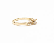 Cargar imagen en el visor de la galería, ANILLO GOLDEN ENCHAPADO EN ORO