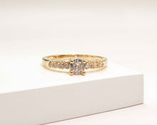 Cargar imagen en el visor de la galería, ANILLO GOLDEN ENCHAPADO EN ORO