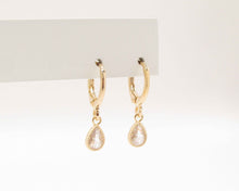 Cargar imagen en el visor de la galería, GOTA DE CIRCÓN COLGANTE ENCHAPADO EN ORO