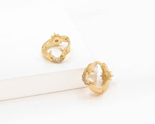 Cargar imagen en el visor de la galería, ARGOLLAS LUNA ESTRELLA REVERSIBLE