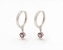 Cargar imagen en el visor de la galería, ARGOLLAS MALIA MORADO ENCHAPADO EN ORO BLANCO 15 MM