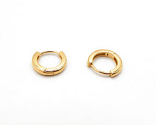 Cargar imagen en el visor de la galería, ARGOLLAS BASIC ENCHAPADAS EN ORO 12.5 mm