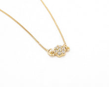 Cargar imagen en el visor de la galería, COLLAR FLOR CHOCKER ENCHAPADO EN ORO