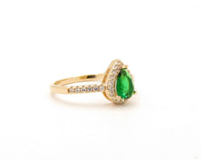 Cargar imagen en el visor de la galería, ANILLO GOTA ESMERALDA ENCHAPADO EN ORO