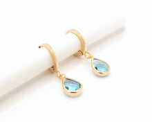 Cargar imagen en el visor de la galería, ARGOLLAS GOTA AGUAMARINA ENCHAPADO EN ORO