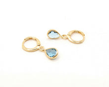 Cargar imagen en el visor de la galería, ARGOLLAS GOTA AGUAMARINA ENCHAPADO EN ORO