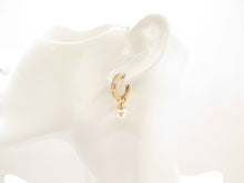 Cargar imagen en el visor de la galería, ARGOLLAS PERLA COLGANTE 16 MM ENCHAPADAS EN ORO