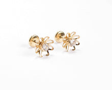 Cargar imagen en el visor de la galería, ABRIDORES FLOR CALADA ENCHAPADO EN ORO