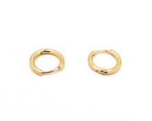 Cargar imagen en el visor de la galería, ARGOLLAS BASICAS ENCHAPADAS EN ORO 15 mm