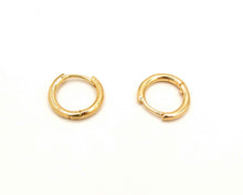 Cargar imagen en el visor de la galería, ARGOLLAS BASICAS ENCHAPADAS EN ORO 15 mm