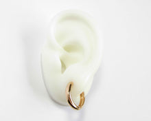 Cargar imagen en el visor de la galería, ARGOLLAS TEXTURIZADAS & LISAS ENCHAPADO EN ORO