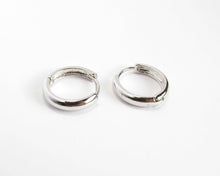 Cargar imagen en el visor de la galería, ARGOLLAS TEXTURIZADAS & LISAS ENCHAPADO EN ORO