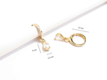 Cargar imagen en el visor de la galería, ARGOLLAS GOTA CIRCON ENCHAPADAS EN ORO