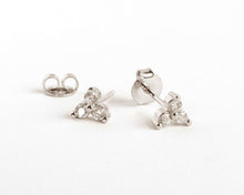 Cargar imagen en el visor de la galería, MINI AROS FLOR CIRCONES ENCHAPADOS EN ORO