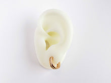 Cargar imagen en el visor de la galería, ARGOLLAS KARA 14MM  ENCHAPADAS EN ORO