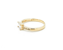 Cargar imagen en el visor de la galería, ANILLO CIRCÓN RECTANGULAR ENCHAPADO EN ORO