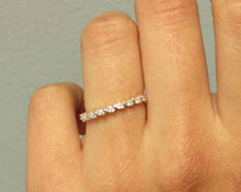 Cargar imagen en el visor de la galería, ANILLO MEDIO CINTILLO ENCHAPADO EN ORO