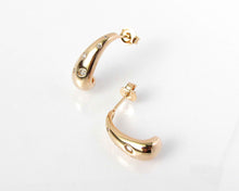 Cargar imagen en el visor de la galería, AROS GOTA CIRCONES ENCHAPADO EN ORO