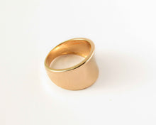 Cargar imagen en el visor de la galería, ANILLO PRAGA ENCHAPADO EN ORO