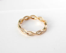 Cargar imagen en el visor de la galería, ANILLO CURVES & CIRCONES ENCHAPADO EN ORO