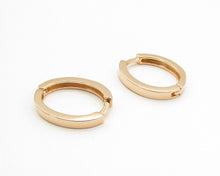Cargar imagen en el visor de la galería, ARGOLLAS OVALADAS TOSCANA ENCHAPADAS EN ORO