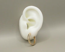 Cargar imagen en el visor de la galería, ARGOLLAS OVALADAS TOSCANA ENCHAPADAS EN ORO