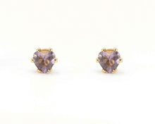 Cargar imagen en el visor de la galería, AROS CORAZON AMATISTA ENCHAPADO EN ORO