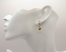 Cargar imagen en el visor de la galería, ARGOLLAS CORAZÓN COLGANTE ENCHAPADO EN ORO