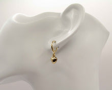 Cargar imagen en el visor de la galería, ARGOLLAS CORAZÓN COLGANTE ENCHAPADO EN ORO