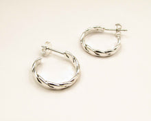 Cargar imagen en el visor de la galería, ARGOLLAS TRENZADAS MEDIUM