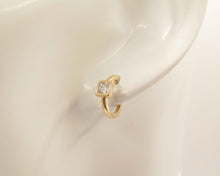 Cargar imagen en el visor de la galería, ARGOLLAS MARIA ENCHAPADAS EN ORO