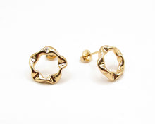 Cargar imagen en el visor de la galería, ARGOLLAS AMANDA ENCHAPADA EN ORO