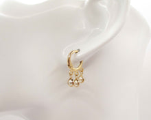 Cargar imagen en el visor de la galería, ARGOLLAS TRES PERLAS ENCHAPADAS EN ORO