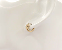 Cargar imagen en el visor de la galería, MINI ARGOLLAS ESTRELLA 12 MM ENCHAPADO EN ORO