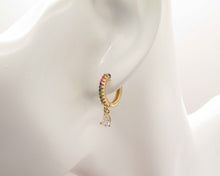 Cargar imagen en el visor de la galería, ARGOLLAS GOTA COLOR ENCHAPADAS EN ORO