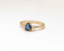 Cargar imagen en el visor de la galería, ANILLO CIRCON SAFIRO ENCHAPADO EN ORO