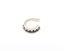 Cargar imagen en el visor de la galería, EAR CUFF AMALIA BLACK