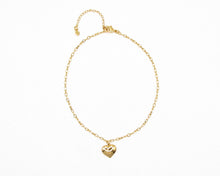 Cargar imagen en el visor de la galería, TOBILLERA CORAZON ENCHAPADA EN ORO