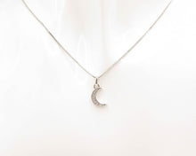Cargar imagen en el visor de la galería, COLLAR LUNA ENCHAPADO EN ORO BLANCO