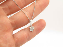 Cargar imagen en el visor de la galería, COLLAR FLOR ENCHAPADO EN ORO BLANCO