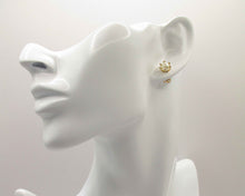 Cargar imagen en el visor de la galería, PERLAS CANASTILLO PISTILOS ENCHAPADAS EN ORO 6 MM