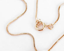 Cargar imagen en el visor de la galería, CADENA VENECIANA 1MM ENCHAPADA EN ORO