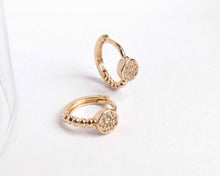 Cargar imagen en el visor de la galería, ARGOLLAS BIMBA ENCHAPADAS EN ORO