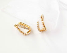 Cargar imagen en el visor de la galería, ARGOLLAS DOMINGA ENCHAPADAS EN ORO