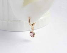 Cargar imagen en el visor de la galería, ARGOLLAS CRISTAL MORADO